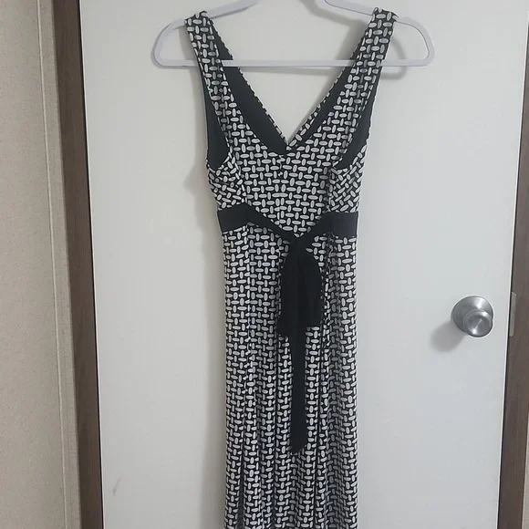 BCX Women's dress. Box 4 - Picture 4 of 4